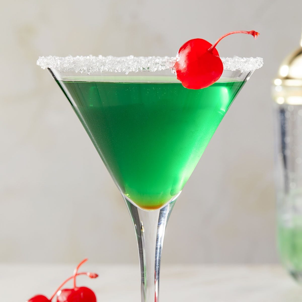 Shake Up Grinch Green: Easy Recipe for Your Holiday Party Drink